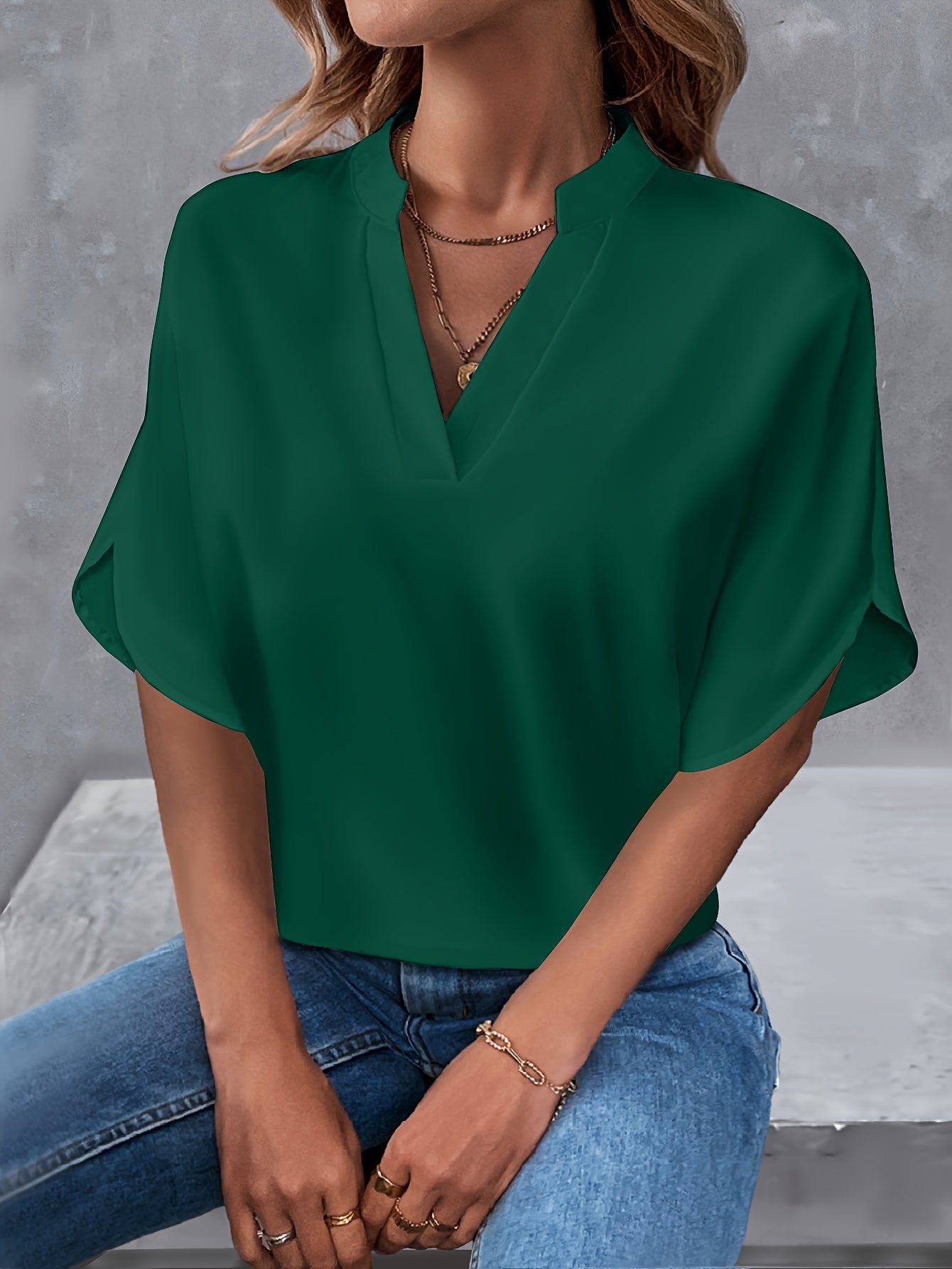 Lexa | Relaxed Fit V-Neck Blouse