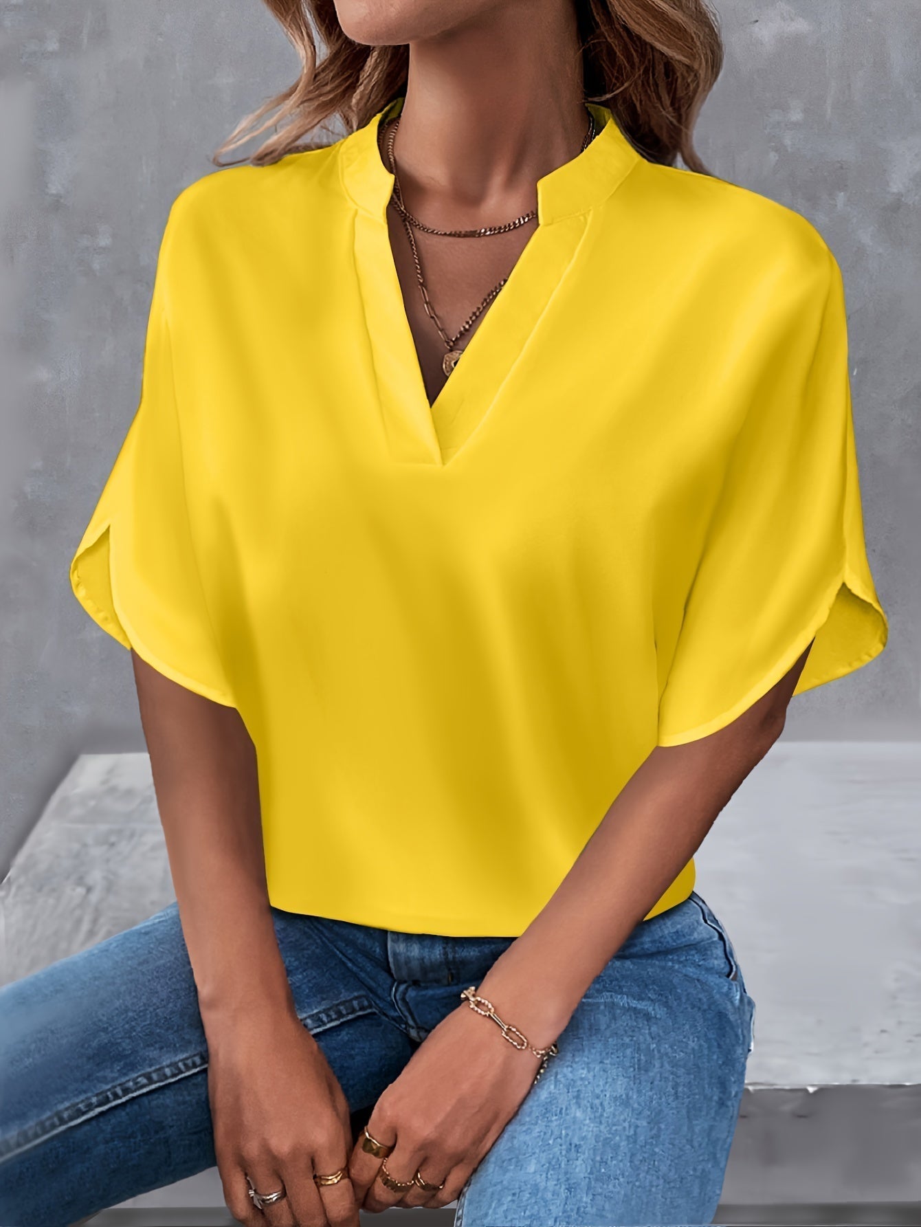 Lexa | Relaxed Fit V-Neck Blouse