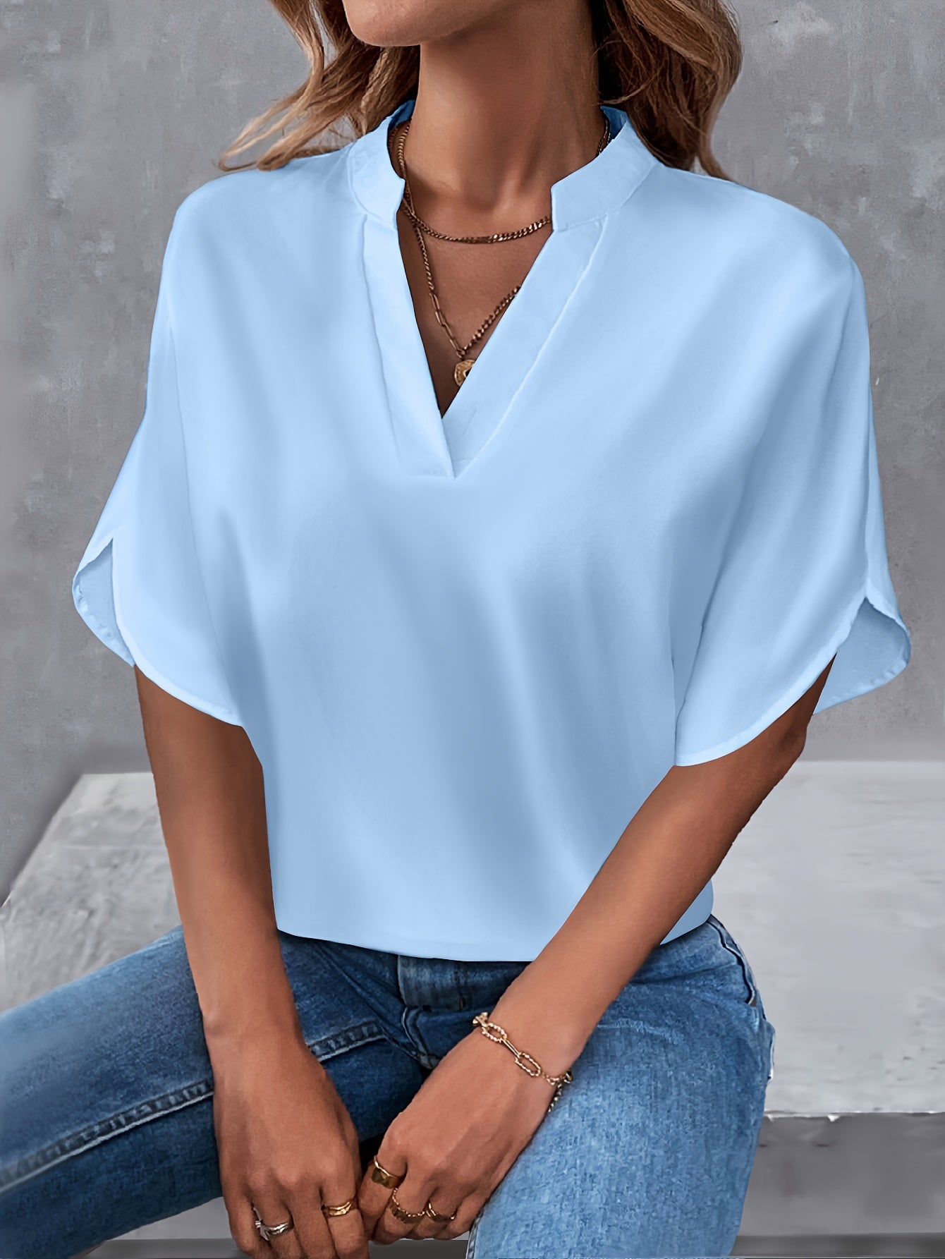 Lexa | Relaxed Fit V-Neck Blouse